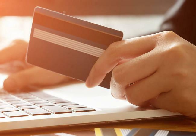 Cartão estourado? Saiba como fazer a renegociação do cartão de crédito sem sair de casa
