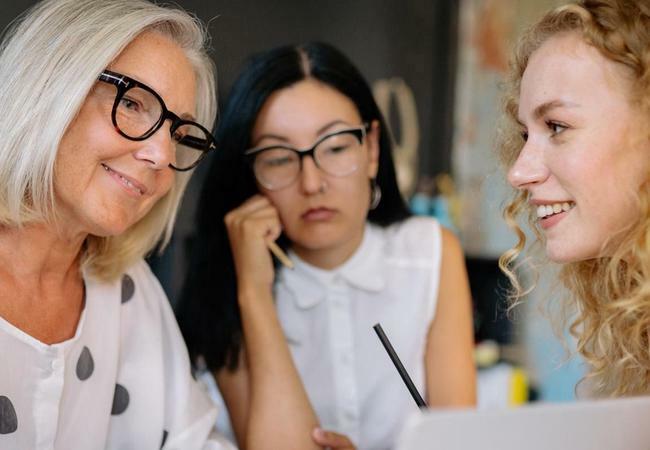 Dia Internacional da Mulher: Histórias de mulheres que saíram das dívidas e viraram o jogo