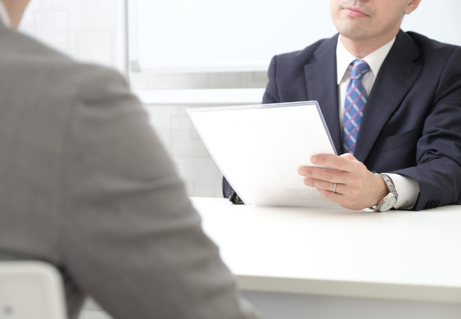 Ter o nome sujo pode interferir na busca por emprego? Descubra agora!